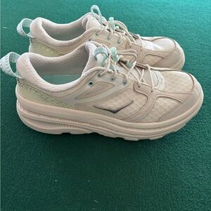 Hoka Bondi B3LS Size 9.5 Sneakers Oat Milk Running